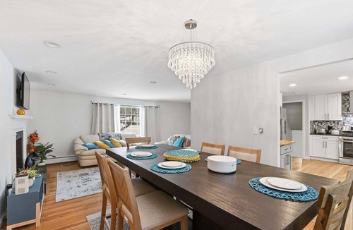 Maple Hill House | NEW! Comfortable Bloomfield 3BR Retreat