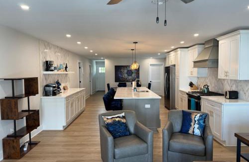 Northfield Apartment | New construction beach house
