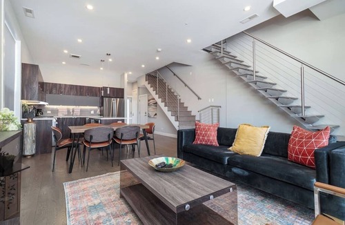 Killgubbin Apartment | New Construction Building in River North!