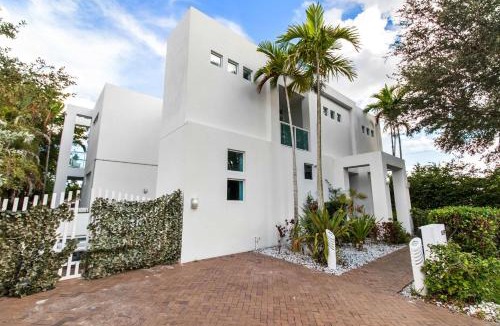 Fort Lauderdale House | New construction 2 story Villa jacuzzi pool luxury