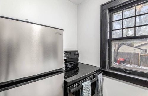 Hazel Park Apartment | New! Contemporary 1BR Haven, Private & Pristine