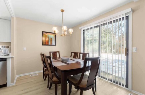 Drayton Plains Apartment | NEW Corp/Bus Townhome New Hudson