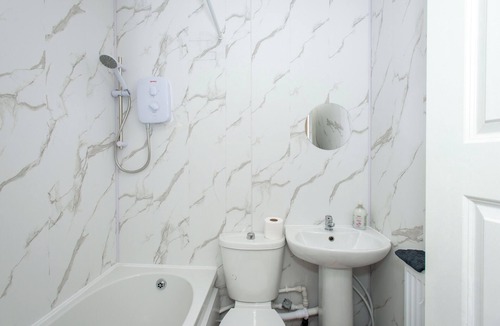 London Borough of Bromley Apartment | *New* Cosy & Contemporary Studio 1