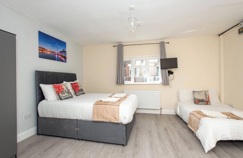 London Borough of Bromley Apartment | *New* Cosy & Contemporary Studio 1