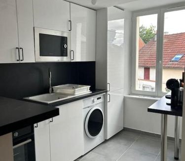 Vemars Apartment | New Cosy house 15 min Paris Roissy CDG & 6 min Parc Astérix I Villepinte