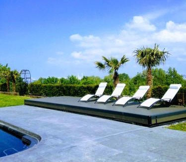 Honfleur House | New Cottage & spa de nage Guesthouse