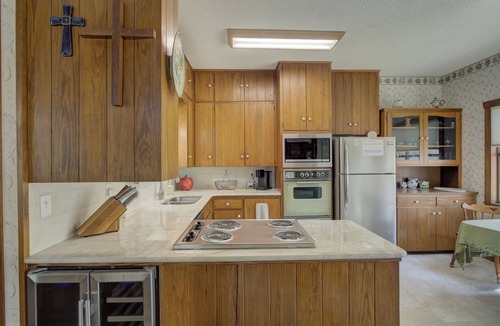 Manchaca House | NEW! Country living on Acres I 20 Mins to Austin