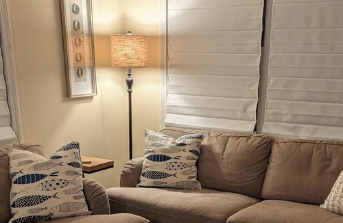 Snug Harbor Cottage | NEW! Cozy 2 bdrm Snug Harbor cottage steps from Point Judith Salt Pond & Marina