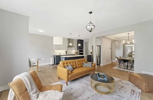 Ottawa Division House | New Cozy and Modern/4 Bedroom/Close to downtown Ottawa