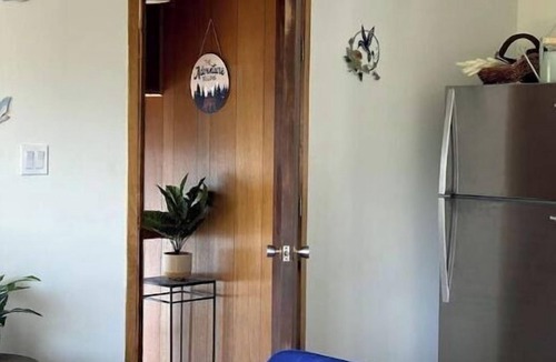 Irondale Cottage | New Cozy and Private Cottage - Trent Lakes.