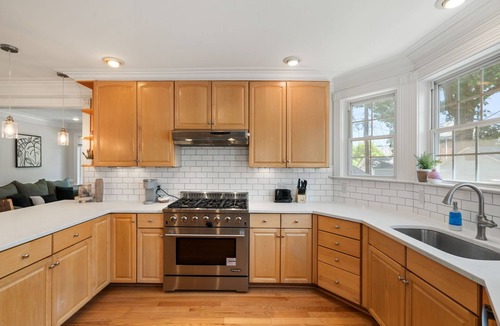 Potomac West House | NEW! Cozy Arlington Home Near DC