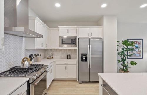 Fort Collins House | NEW! Cozy Colorado Living - 8 min from Old Town!