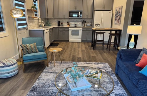 Wilmington Cottage | New! Cozy Cottage centrally located close to UNCW, Wrightsville Beach & Downtown