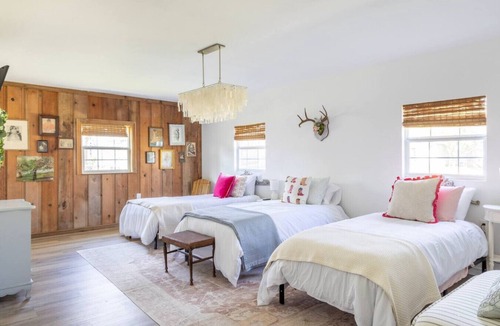 Burton House | NEW | Cozy cottage for 3 | 10 min. to Round Top!
