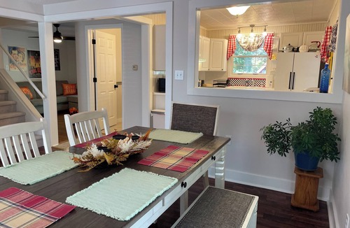 Baldwin City House | New! Cozy Cottage Just Blocks From Baker Campus
