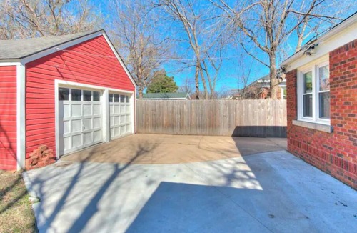 Miller House | NEW Cozy Crestwood Cottage