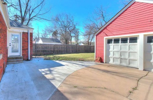 Miller House | NEW Cozy Crestwood Cottage