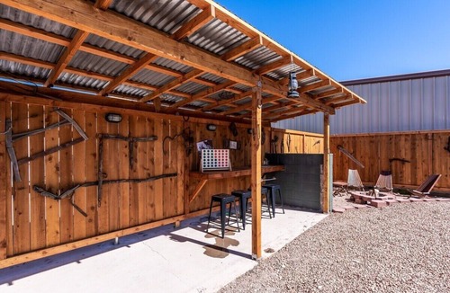 Tombstone Apartment | NEW! Cozy, Desert Dream Airstream with Firepit