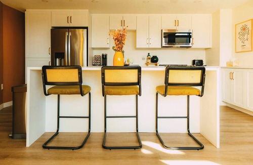 Downtown Halifax Bed & Breakfast | *NEW* Cozy Downtown Halifax Loft *Free Parking*