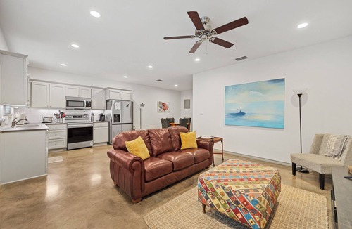 Lindale Apartment | New Cozy, Hidden 2BR/1BA Nest in Lindale, Texas