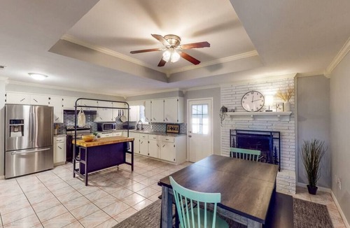 Waco House | New! Cozy Home 10 Min to Magnolia and Baylor