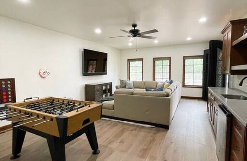 Pinetop-Lakeside Cabin | NEW! Cozy-Modern Family Cabin - Retreat on the Rim