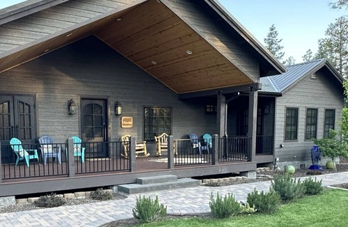 Pinetop-Lakeside Cabin | NEW! Cozy-Modern Family Cabin - Retreat on the Rim