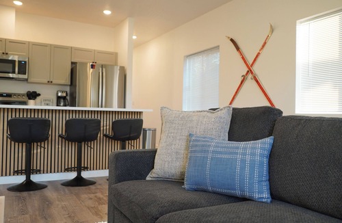 Ponderay Cottage | New Cozy Modern Cottage with Hot Tub & Fire Pit!