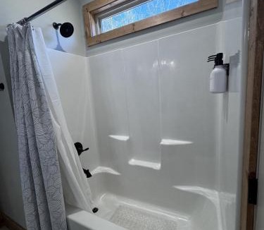 Murphy Ski Chalet | New Cozy Mountain Cabin between Murphy & Blue Ridge