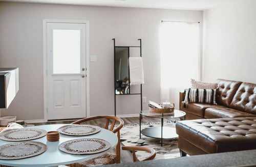 San Antonio House | NEW Cozy Quiet Cute Gem Minutes Away From Downtown