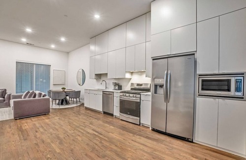 Old East Dallas Villa | New Crisp Townhome - Knox/Lower Greenville!