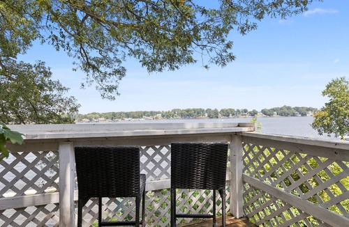 Monticello Cabin | NEW! Dave's Last Resort Lakeside - Long Stay Discount - Cozy Cabin 6