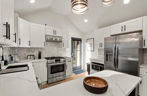 Belvedere Park House | NEW Decatur Bungalow - World Cup Ready Retreat