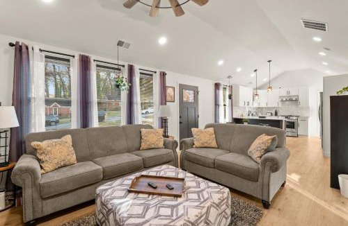 Belvedere Park House | NEW Decatur Bungalow - World Cup Ready Retreat