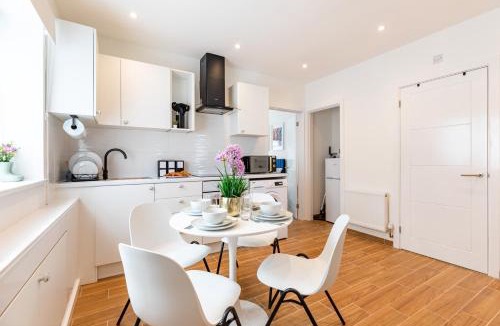 Plumstead Apartment | New! Delightful 2BR Flat in Woolwich
