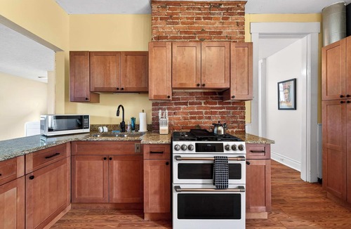 Highlands House | NEW! Derby getaway – only mins to Churchill Downs!