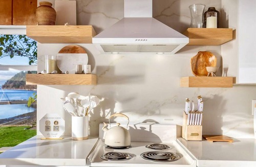 Des Moines House | New! Des Moines Diamond Luxe Beachfront Getaway