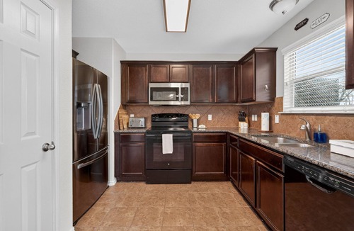 Temple House | NEW! Dimples in Temple - Texas Charm & Modern Comfort