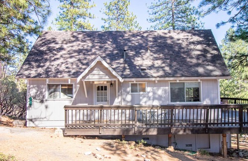 Arnold Cabin | *New* Dog friendly Classic A-frame Cabin with A/C