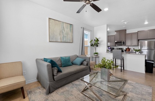 Temple House | New! Dog-Friendly Modern 3BR Near DT/Med Ctr!