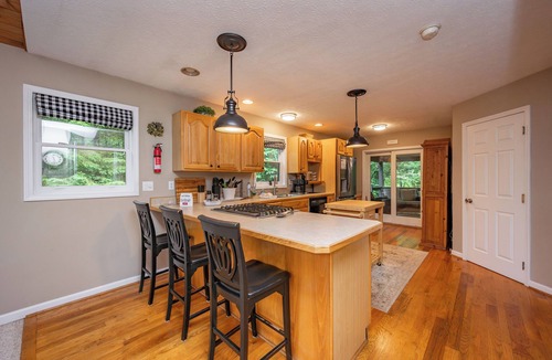 Mountainside House | New! Dog Friendly Wooded Escape w/Hot Tub