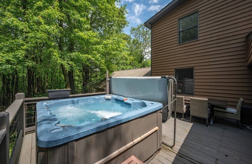 Mountainside House | New! Dog Friendly Wooded Escape w/Hot Tub
