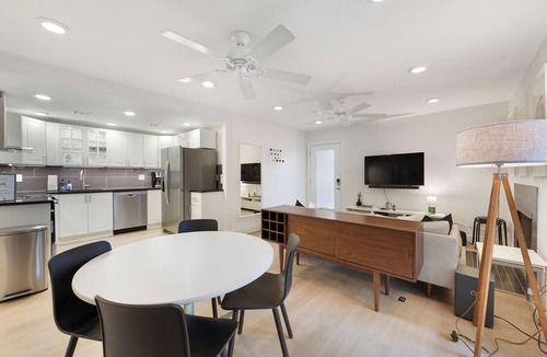 Civic District Condo | New Downtown Atx! 30 day plus!