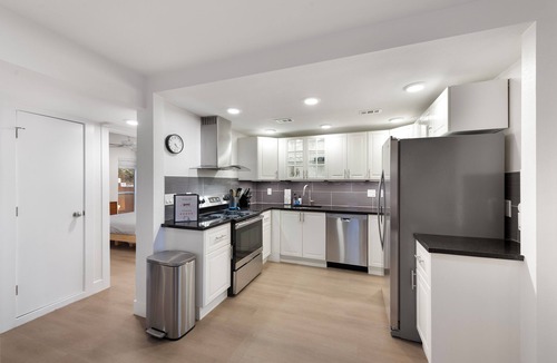 Civic District Condo | New Downtown Atx! 30 day plus!