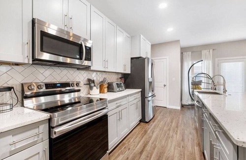 Nevada Street House | NEW! Downtown Lux, Large Groups