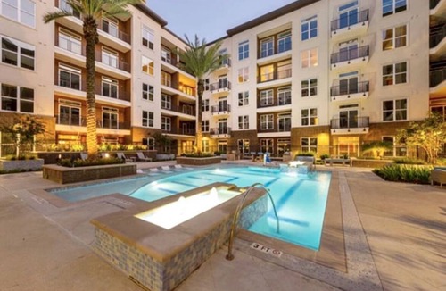 Central Business District Condo | New Downtown! Luxury 1-bedroom condo with AC, WiFi in delightful Houston