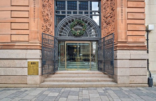 Chinatown Apartment | New Downtown MTL Old port 2 BR 2 BA + Parking