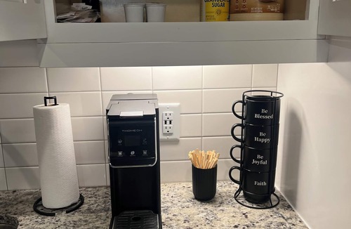 Sobro Apartment | ~NEW~ Downtown Nashville! Walk to Broadway + FREE parking Balcony Pool