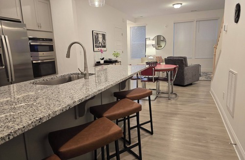 Downtown Condo | New Downtown Raleigh 2-Story Condo with Office