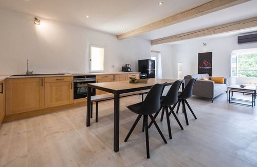 Ceret Condo | New duplex apartment center Céret, covered terrace located on Canigou
